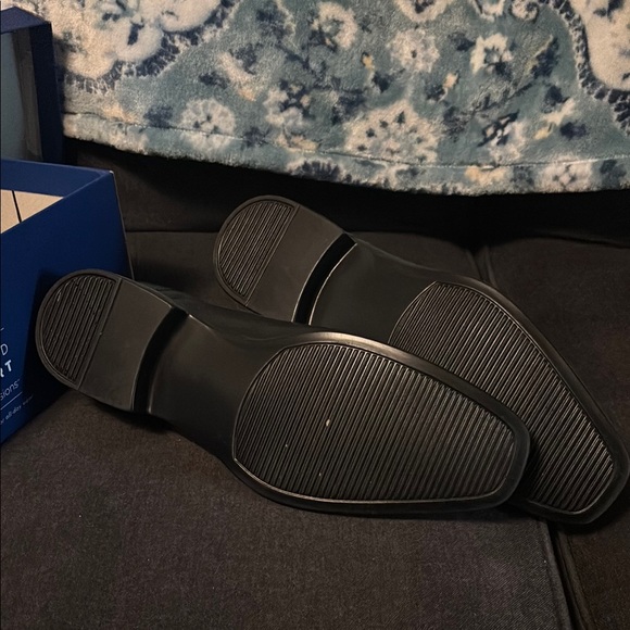 Men's Black Dress Shoes - Picture 4 of 5